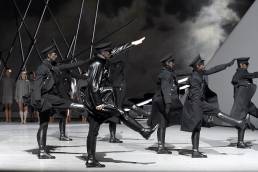 Balletttänzer*innen auf der Bühne