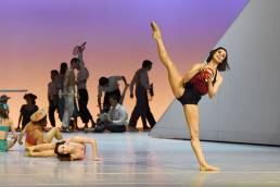 Balletttänzer*innen auf der Bühne