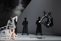 Balletttänzer*innen auf der Bühne